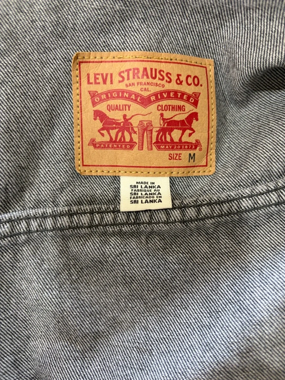Levi's Black Washed Denim Jacket with Frayed Edges - Picture 2 of 2